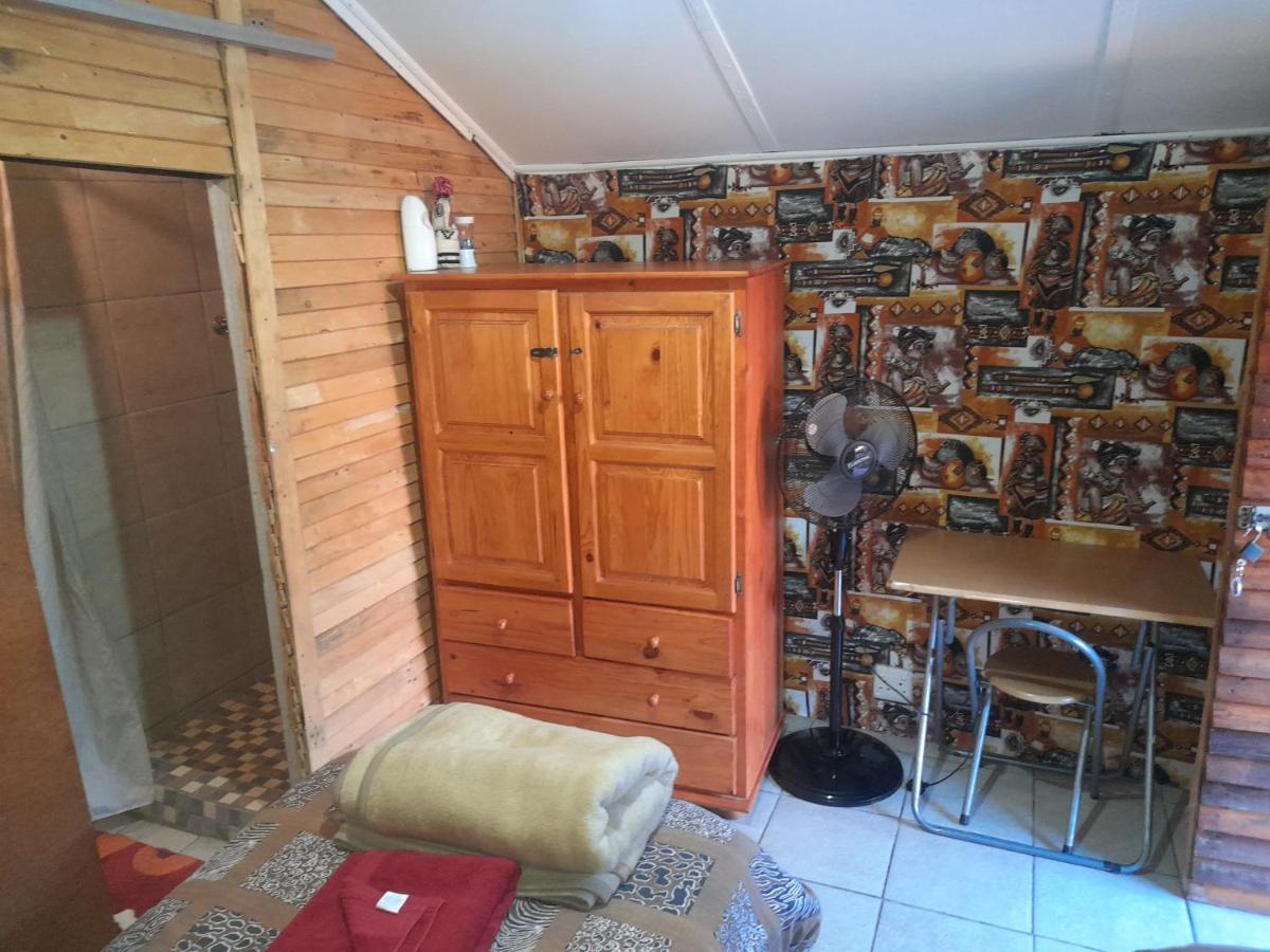 1322 Backpackers International Pansiyon Pretoria-Noord Dış mekan fotoğraf