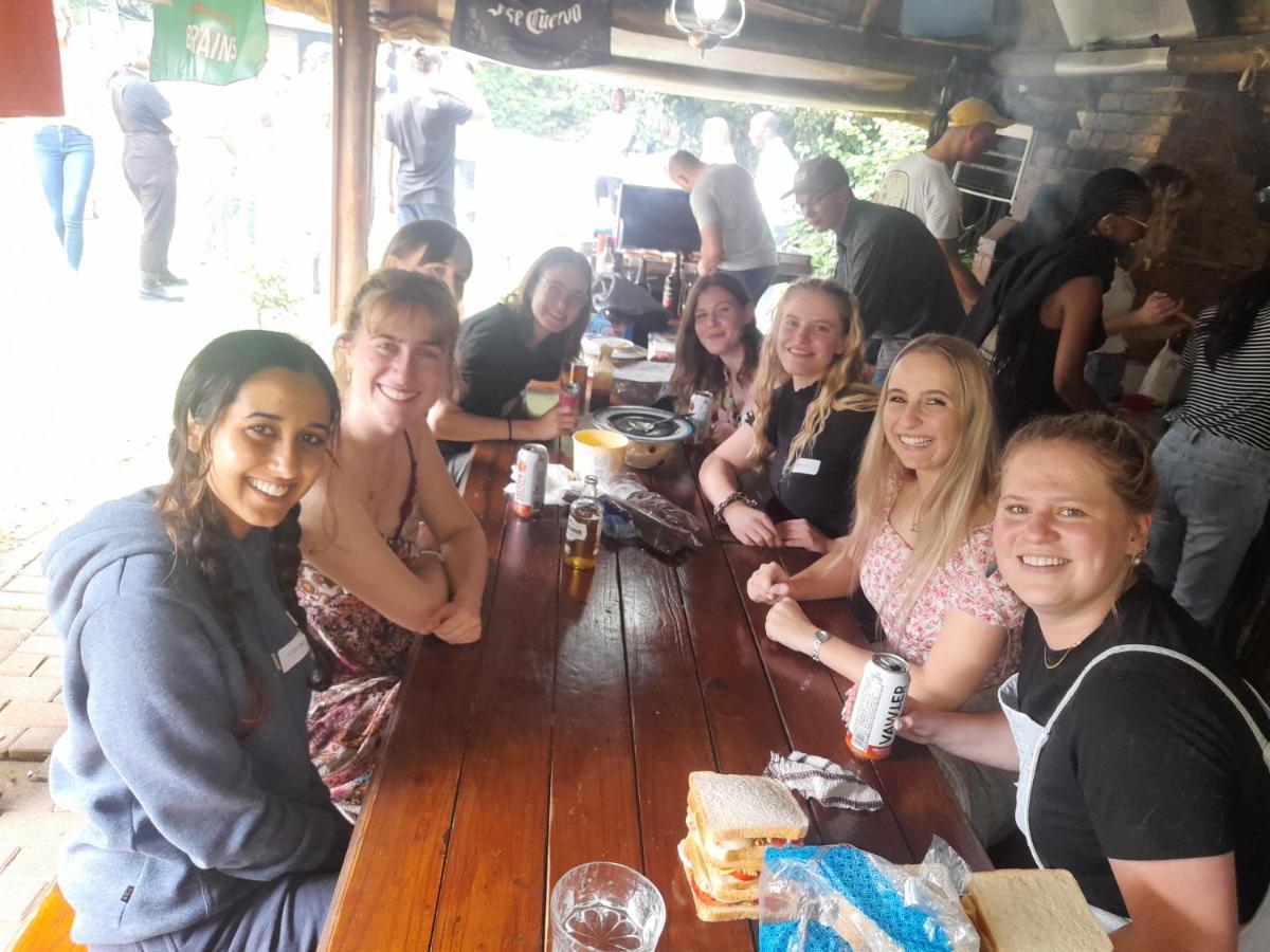 1322 Backpackers International Pansiyon Pretoria-Noord Dış mekan fotoğraf