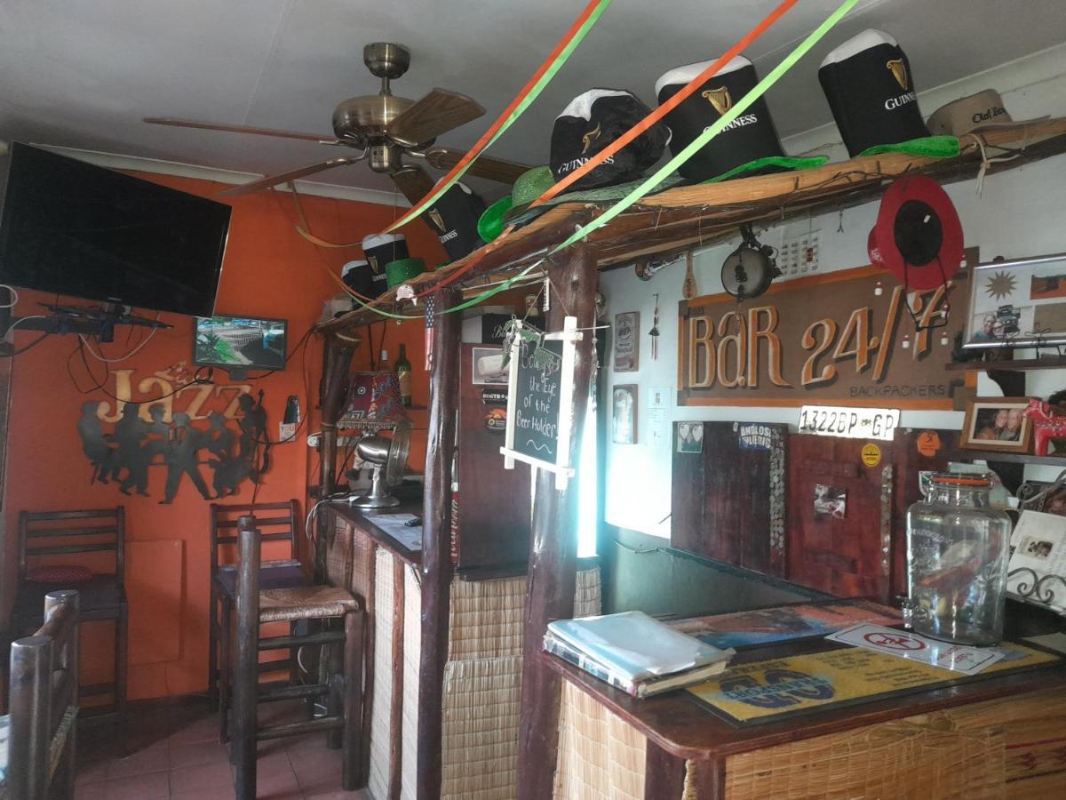 1322 Backpackers International Pansiyon Pretoria-Noord Dış mekan fotoğraf