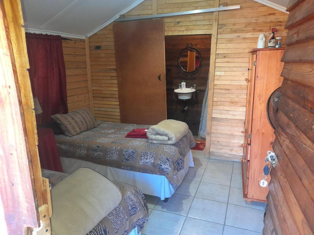 1322 Backpackers International Pansiyon Pretoria-Noord Dış mekan fotoğraf