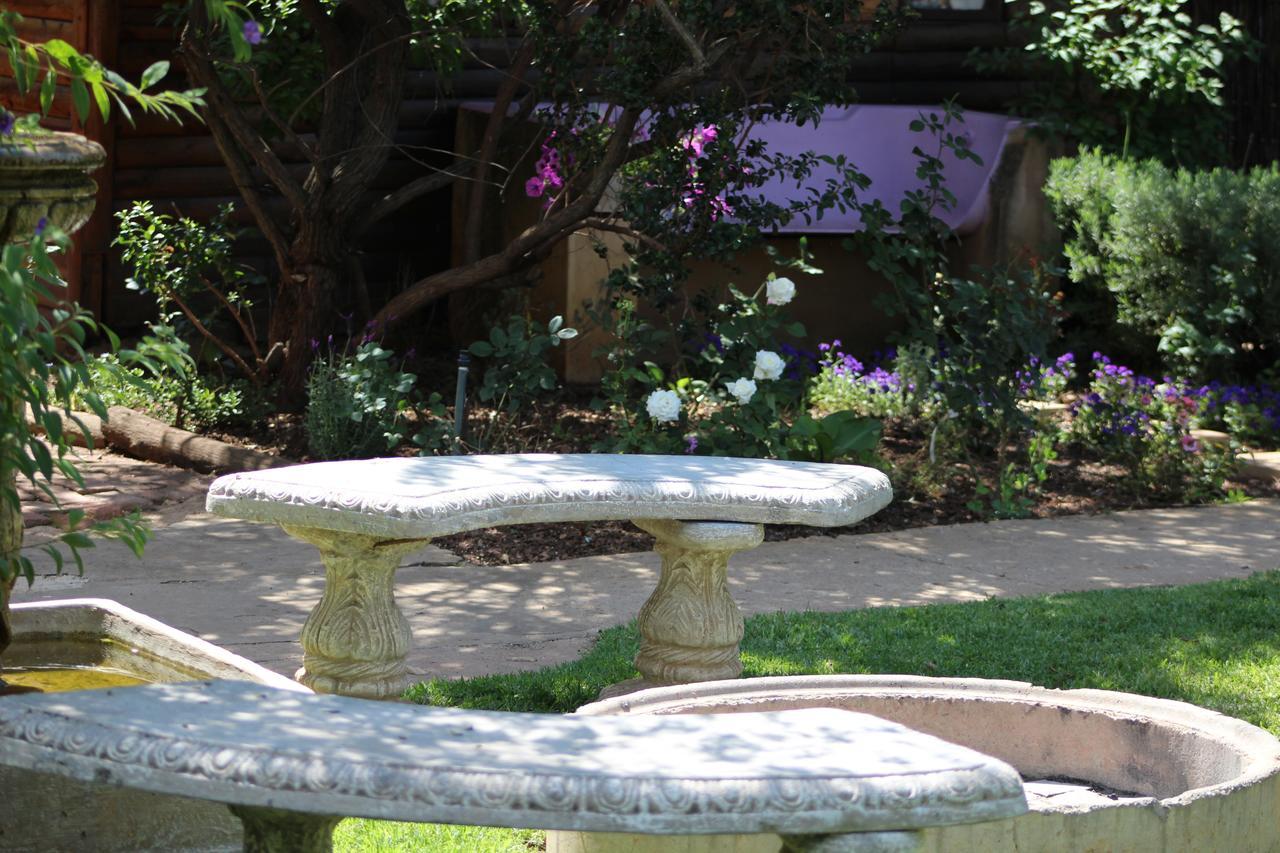 1322 Backpackers International Pansiyon Pretoria-Noord Dış mekan fotoğraf