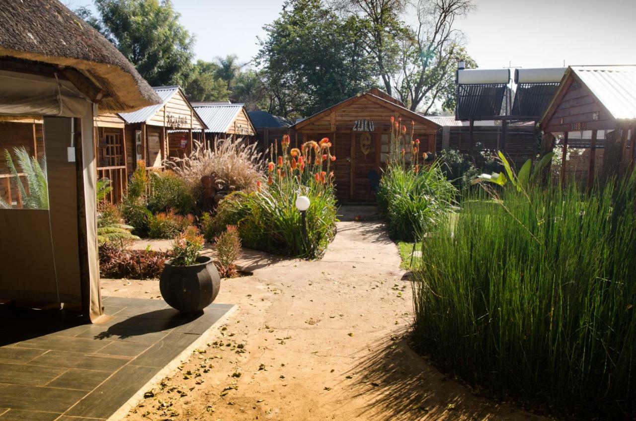 1322 Backpackers International Pansiyon Pretoria-Noord Dış mekan fotoğraf